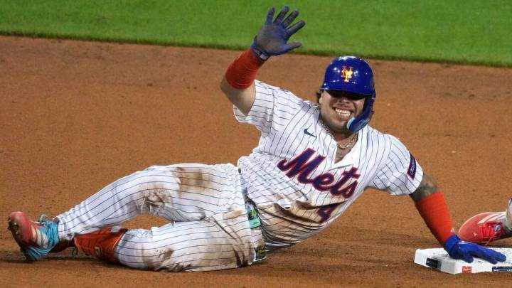 Mets' Francisco Alvarez to undergo MRI after jamming thumb