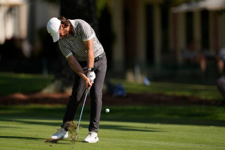 Akshay Bhatia shoots career-best 62 to lead in Memphis. Scheffler is 5 back