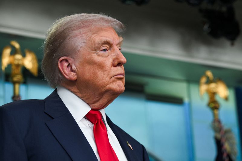 Trump says both sides in Ukraine war will need to cede territory