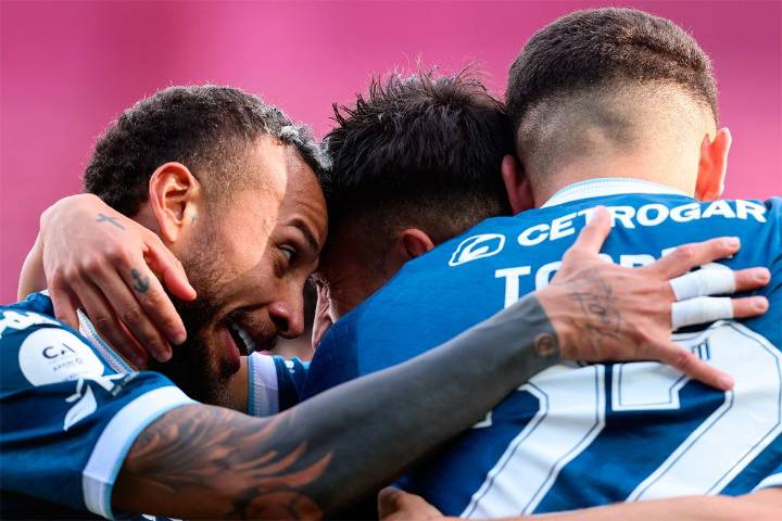 Tras el festejo copero, Racing afronta una visita de riesgo ante Argentinos Juniors