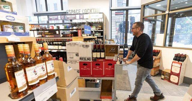 Tariffs: Quebec liquor board prepares to destroy $300,000 worth of American alcohol