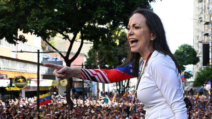 María Corina Machado aseguró que “pocos mandos militares apoyan a Maduro” y los instó a tomar una decisión rápida: “el presidente Trump no bromea"