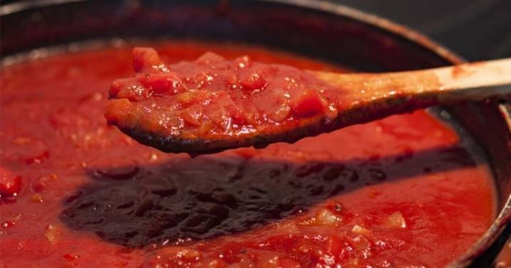 ¿Qué son los gusanos microstomum que fueron hallados en el tomate triturado prohibido por la ANMAT?