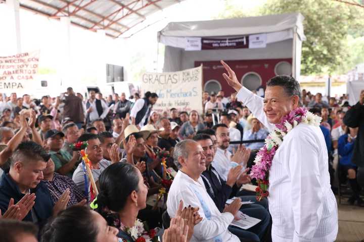 Julio Menchaca rinde cuentas al pueblo con informes regionales en Huejutla, Tula e Ixmiquilpan