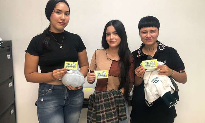 Donan estudiantes de Conalep mil 90 uniformes mediante programa “Dona tu Uniforme”