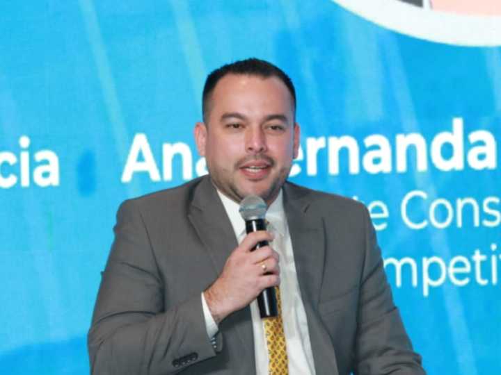 Proyecto del gobierno busca recaudar $1.2 billones de las industrias