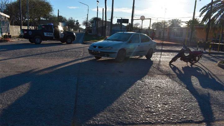 Añatuya: joven motociclista herida tras ser embestida por un automóvil