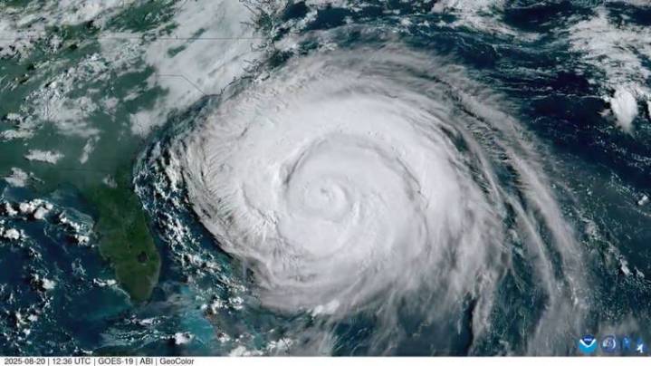 Hurricane Erin brings storm surge threat to Outer Banks