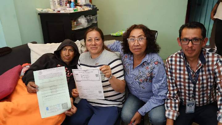 Luego de 43 años ‘el copetes’, habitante de Huixquilucan, ya cuenta con una identidad