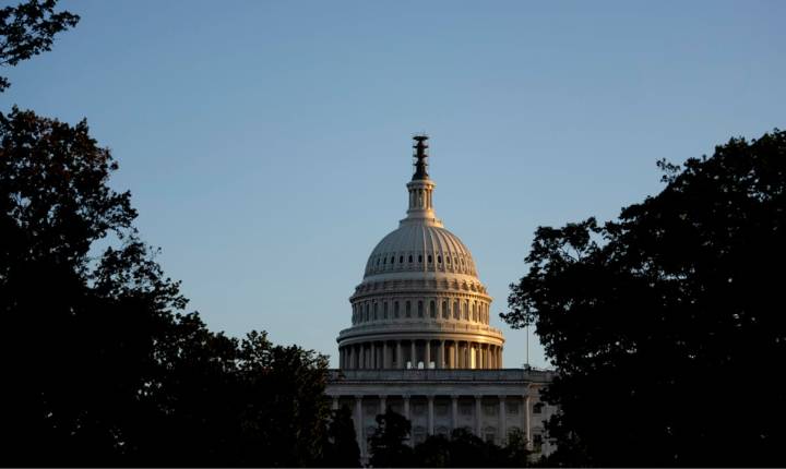 Demócratas del Congreso denuncian el plan de Donald Trump de colocar aliados políticos en la Junta Fiscal