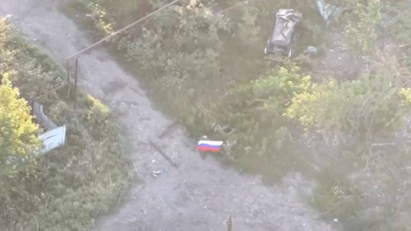 How much territory does Russia control in Ukraine?