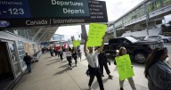 Air Canada y sindicato de sobrecargos reanudan diálogo por primera vez desde que comenzó la huelga