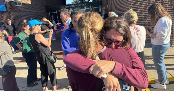 Tiroteo en escuela católica de Minneapolis: Mueren dos niños y el tirador; hay 17 heridos