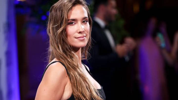 María Pombo muestra su tripa de embarazada en las playas de Cantabria: "Menú Mariana"