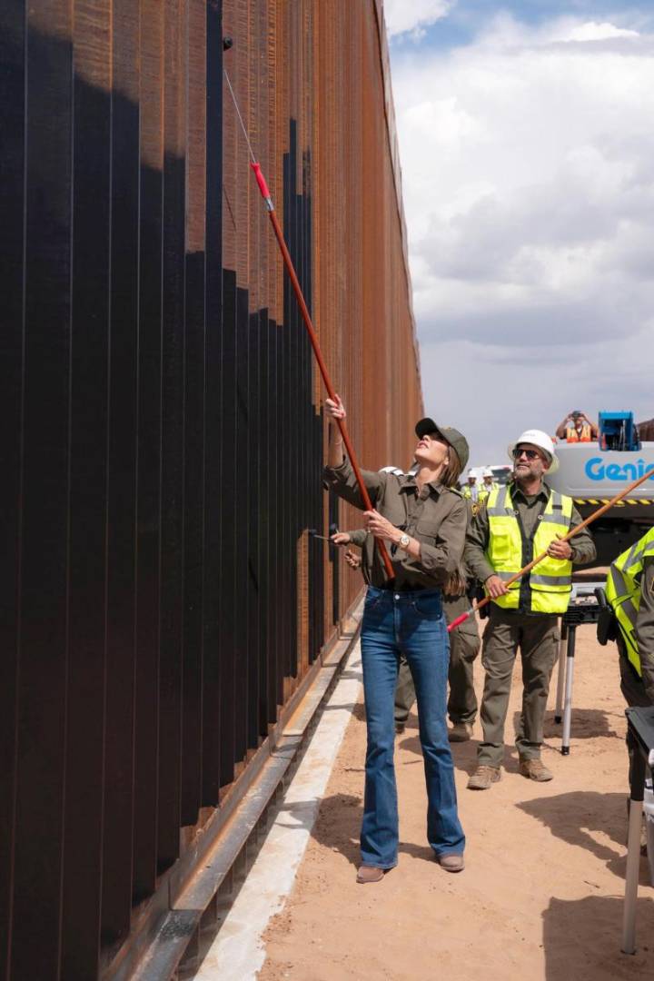 Tan caliente que ni lo intentarán: Por esta razón EE.UU. pintó de negro el muro con México