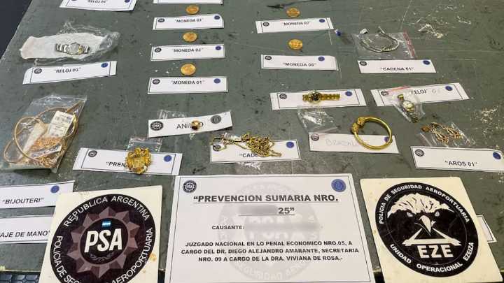 Cuáles eran los productos de alta gama que intentaba contrabandear la azafata de Ezeiza