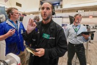 Stocks hold steady on Wall Street as earnings roll in
