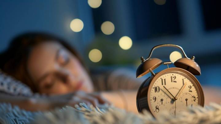 ¿Necesitas dormir 8 horas exactas? Neurólogo explica por qué la calidad del sueño es más importante #23Ago