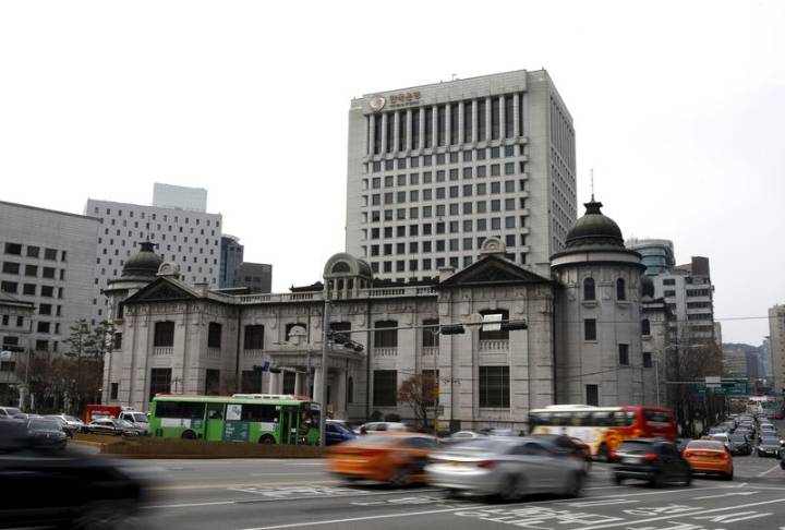 South Korea central bank holds policy rate, as expected