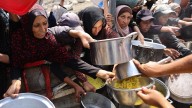 Más de 100 ONG denuncian que Israel no les ha permitido entregar "ni un solo camión" de ayuda a Gaza desde marzo