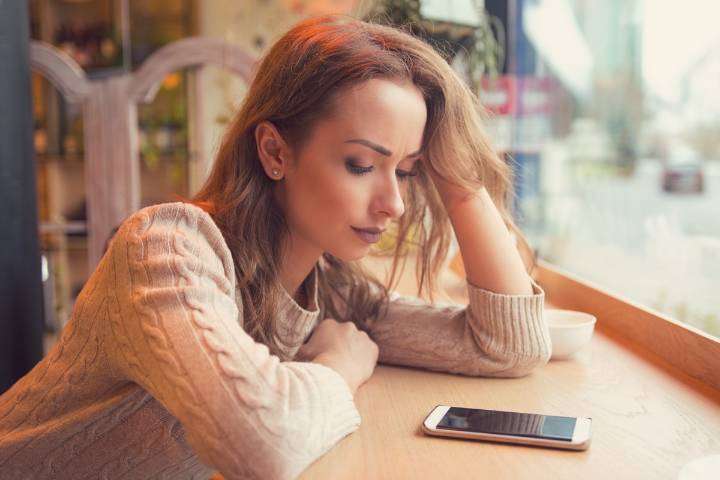 Getting Ghosted Causes “Slower Psychological Recovery,” New Research Finds