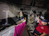 PCYB DE TEPIC SOFOCÓ EL FUEGO Y AUXILIÓ A TRES PERSONAS