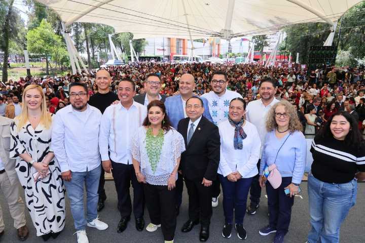CdMx inaugura EDEN: carrusel, trenecito, arenero y fuentes para niños y niñas