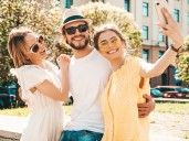 Por qué las amistades nos hacen felices, según la psicología