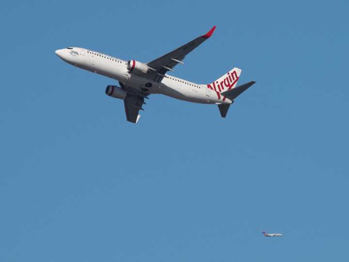 Todos los baños dejaron de funcionar durante un vuelo y se le pidió a los pasajeros que "orinaran en botellas"
