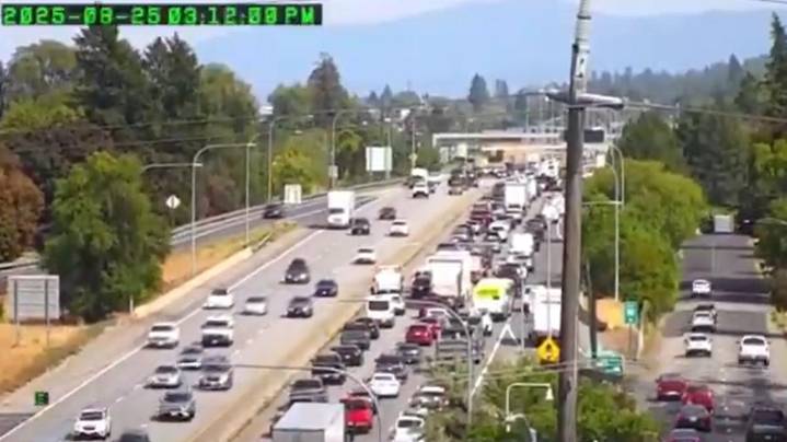 Crash blocking left lane of eastbound I-90 near Havana Street