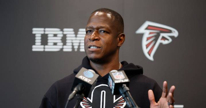 Falcons announce hires, promotions on coaching staff