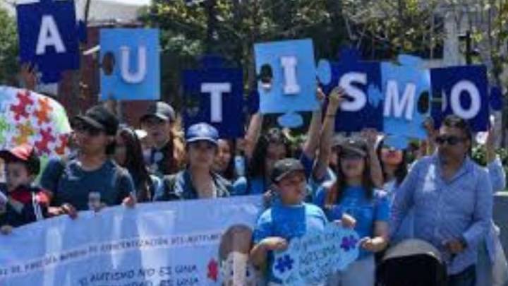Enfrentan niños con autismo rezago institucional
