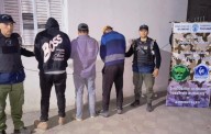 Leales: la Policía los descubre provocando incendios de pastizales y los detiene en el acto