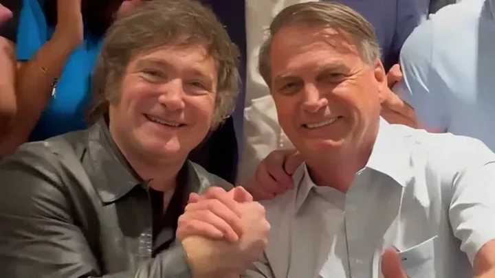 Según la policía brasileña, Jair Bolsonaro planeaba pedir asilo político en Argentina
