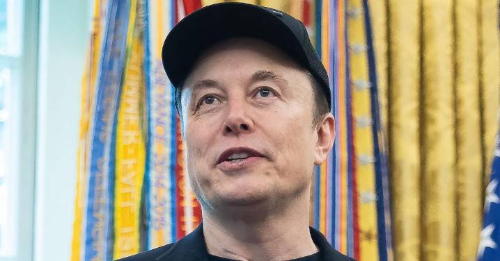 Elon Sues Apple and OpenAI, Accuses Companies of Monopolizing Market