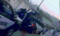 Captan a policías de Salina Cruz, Oaxaca, golpeando a una mujer detenida