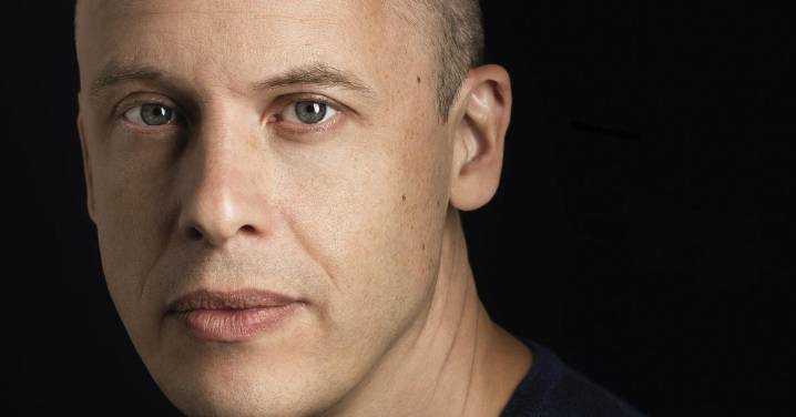 Lev Grossman: "Merlín fue cómplice de la violación de Uther en Igraine, de donde nació el rey Artur"