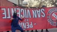 San Vicente: qué pasó con la bandera de la peña de Independiente que viralizaron en Chile