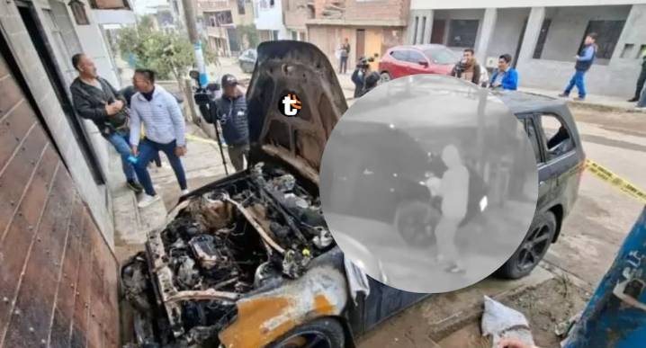 ¡Terror en Collique! Prenden fuego a carro de exfiscal anticorrupción en plena madrugada Cámaras captaron a sujeto que roció gasolina y quemó por completo el vehículo frente a la vivienda donde dormía