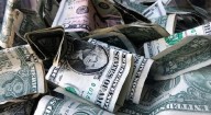 Dólar bajó de precio este viernes en ventanillas; así cotizó hoy
