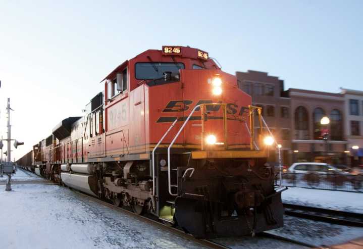 Part of Broadway to close for railroad crossing replacement