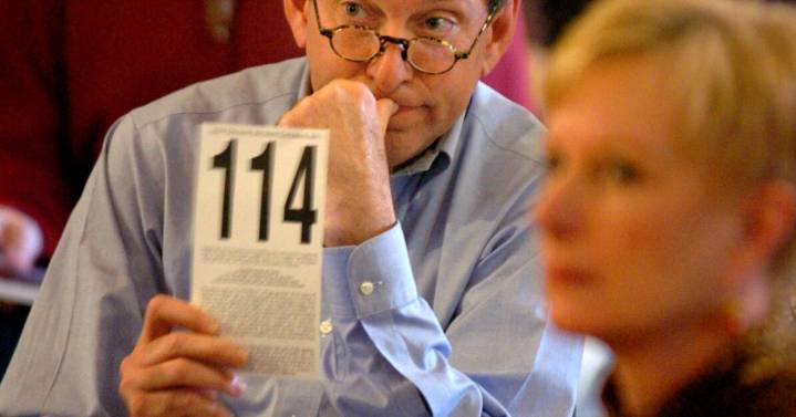 What's it like to bid at an auction? Designer Louis Aubert explains what to know before you go.