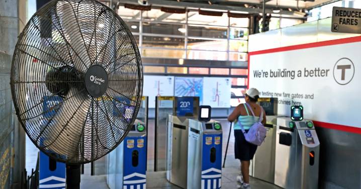 Boston faces third heat wave this week and there's no significant rain in sight