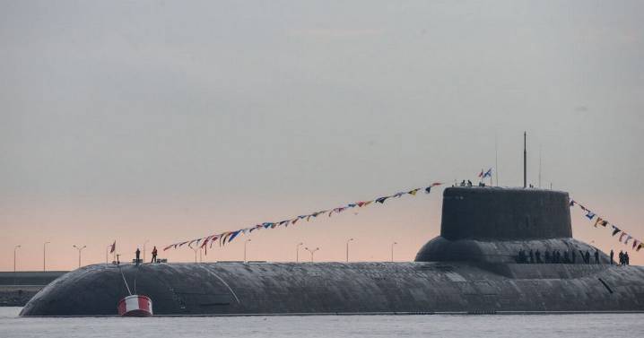 RAF scrambles spy planes in urgent hunt for 'threatening' Russian submarine