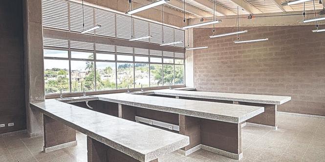 Las obras de colegios van al 59,63% en tres años, según Ffie 