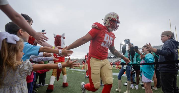 49ers place edge rusher on the Injured Reserve; host 3 players for a tryout