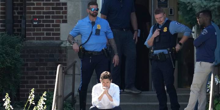 ‘My heart is shattered’: Las Vegas Valley reacts to deadly Minneapolis Catholic school shooting