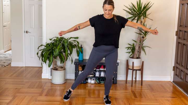 A physical therapist says these are the three bodyweight moves you should do daily to improve your bone health