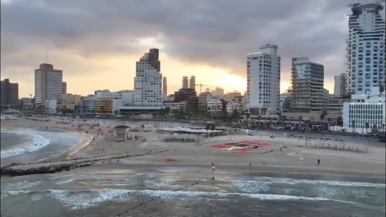 Structure in shape of head of Donald Trump on Tel Aviv beach calls on Netanyahu to end war with Hamas