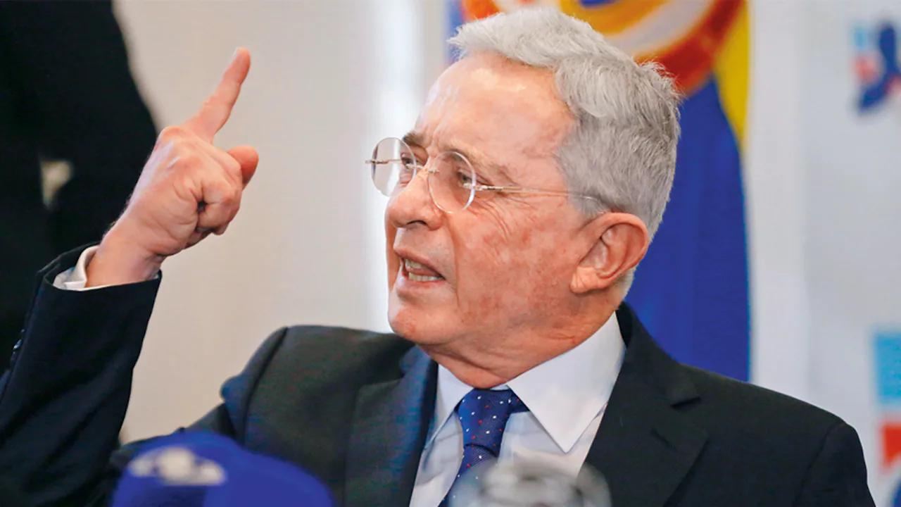 Álvaro Uribe propone una «coalición democrática» en Colombia de cara a las elecciones de 2026.
